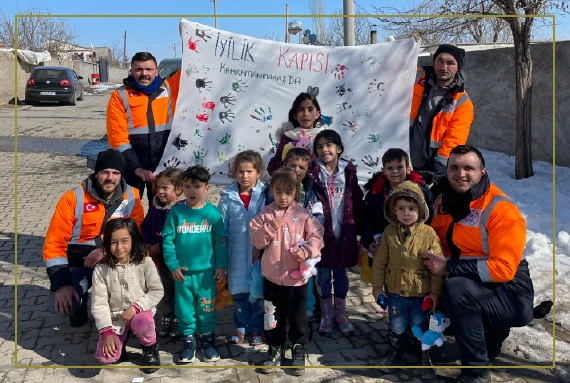 depremzede_miniklerimizle_şenlik-02.webp (82 KB)