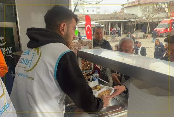 deprem_bölgesine_yemek_ikramı-03.webp (46 KB)