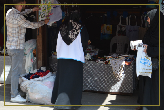 kermes_2.jpg (165 KB)